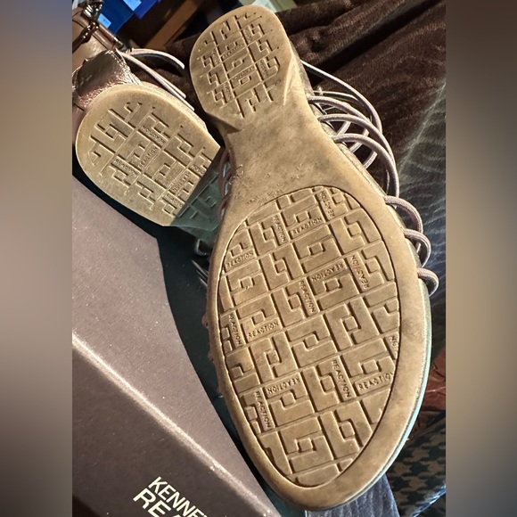 Kenneth Cole Reaction Gladiator Leather Sandal - Picture 3 of 4